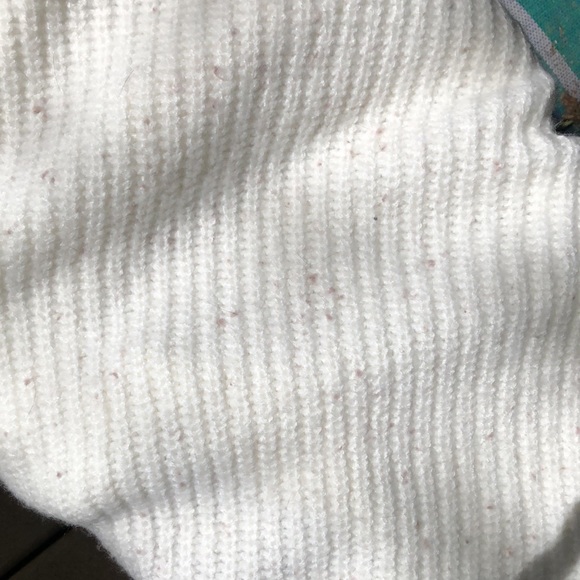 Last chance sale! Gentle fawn women’s size medium white v neck sweater - Picture 5 of 5